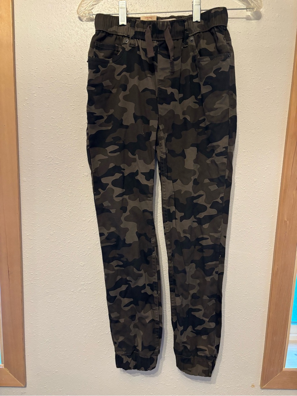 Levi's Boys Camouflage Jogger Pants - Olive & Black